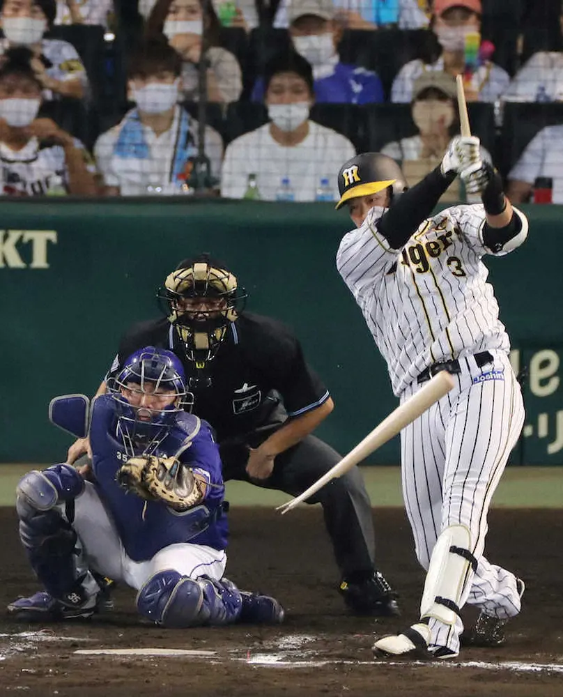 【画像・写真】阪神・大山、ついに出た！打った！　バット折りながら右翼前へ逆転適時打