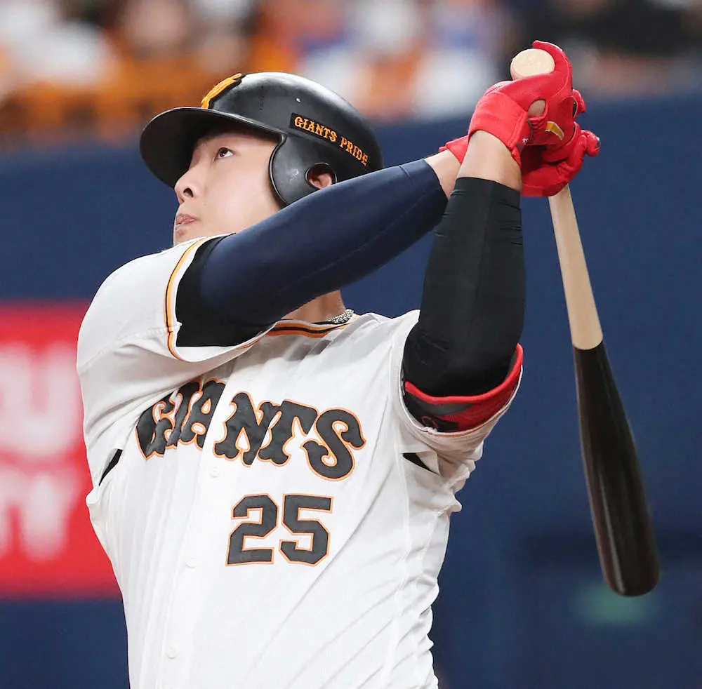 【画像・写真】巨人・岡本和、自己最多タイ33号！41試合残して早くも到達　滞空時間は今季最長6・48秒