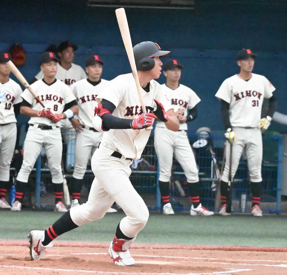 【画像・写真】今秋ドラフト候補の日大・峯村　1安打1盗塁「積極的にいきたい」