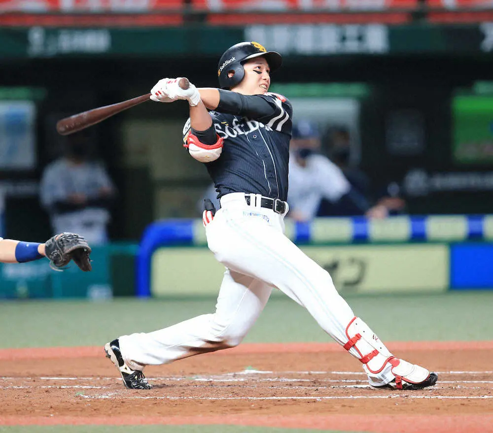 【画像・写真】ソフトB栗原14号3ラン「昨日は悔しい負け方」　エース千賀に序盤で9点プレゼント