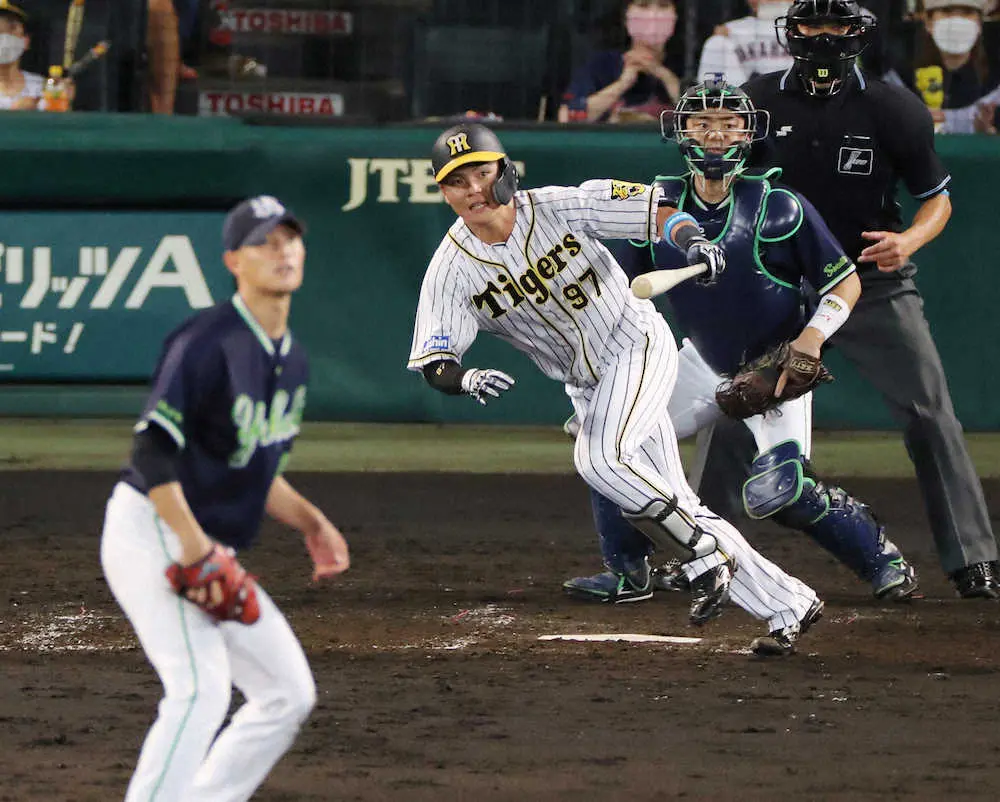 【画像・写真】6点差でも諦めない阪神　2年目・小野寺が4回にプロ初打点の適時打　近本もタイムリーで続き3点差!
