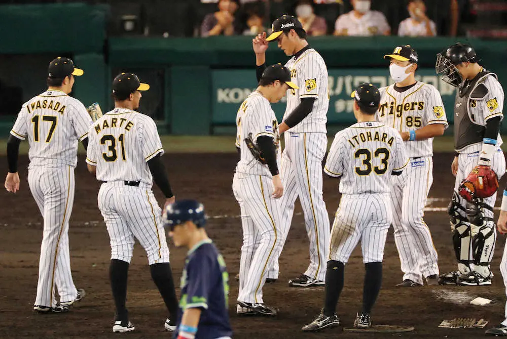 【画像・写真】阪神　中継ぎ陣踏ん張れず　藤浪＆岩貞計7失点　あぁ投壊…ヤクルト3連戦で28失点