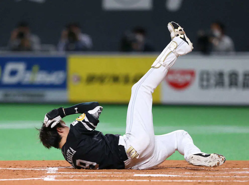 【画像・写真】ソフトB・柳田、頭部死球後に右適時二塁打　同じコースも逃げず…「ためて、ためて打つことができた」