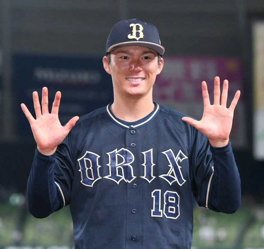【画像・写真】これが10連勝スマイル　ハーラー独走13勝目のオリックス・由伸「粘り強く投げられたのも野手のおかげ」