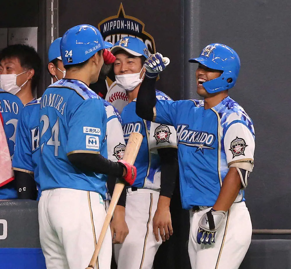 日本ハム 今川 プロ初安打が超特大1号弾 緊急昇格スタメンで即大仕事 スポニチ Sponichi Annex 野球