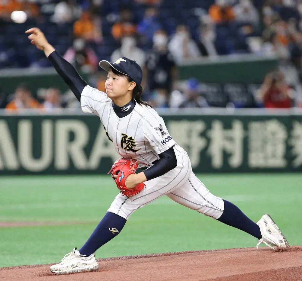 女子高校野球日本一 神戸弘陵のエース 島野が始球式 巨人戦の東京ドームで見事な投球 スポニチ Sponichi Annex 野球