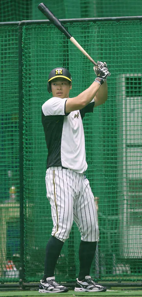 【画像・写真】阪神・佐藤輝　1軍早期復帰へフォーム改造に着手　グリップ位置下げて調子上げるで