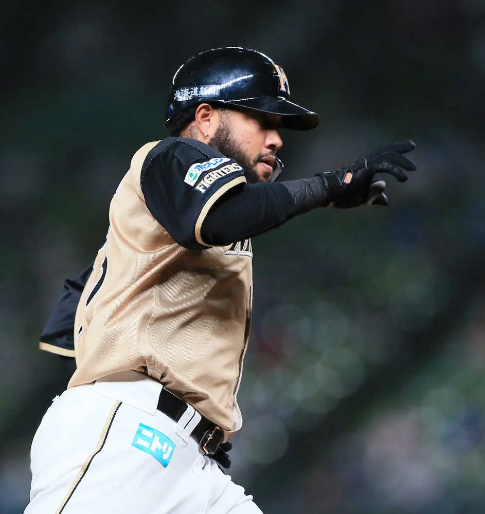 【画像・写真】日本ハムR・ロドリゲス　「アミーゴ」谷内の選ばなかったバットで本塁打