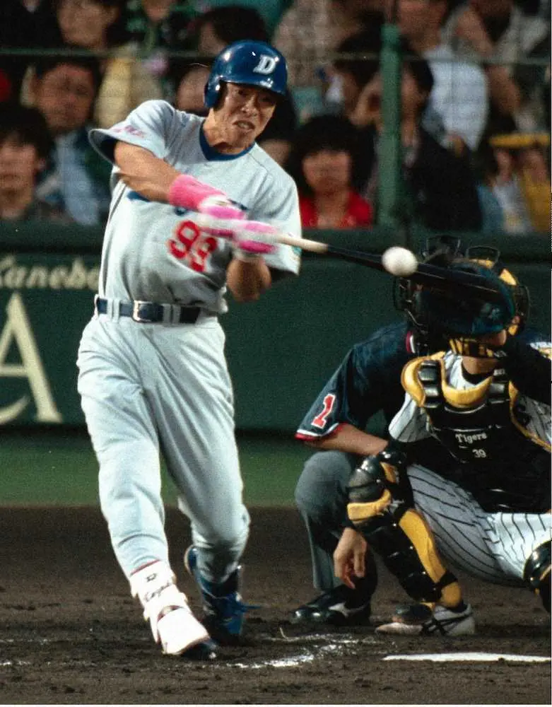 1999年6月、阪神戦でメイから先制2ランを放つ中日時代の井上ヘッドコーチ― スポニチ Sponichi Annex 野球