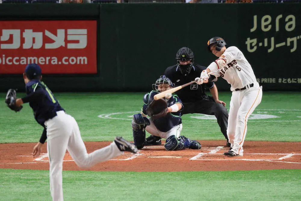 【画像・写真】巨人・坂本が初回に先制打　2日前は2発含む3安打4打点、好調続く　勝てば4日ぶり2位浮上