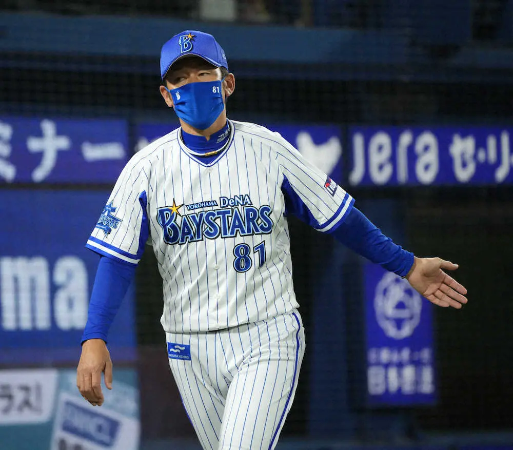 【画像・写真】【隠しマイク】DeNA・三浦監督　ロメロの初球について「“んっ？”と思ったよ」