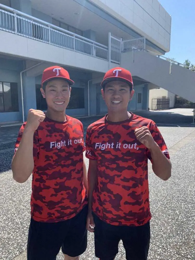 スクールパートナー トヨタ自動車 投打で活躍した吉野光樹投手 右 と佐藤勇基内野手の新人コンビ スポニチ Sponichi Annex 野球