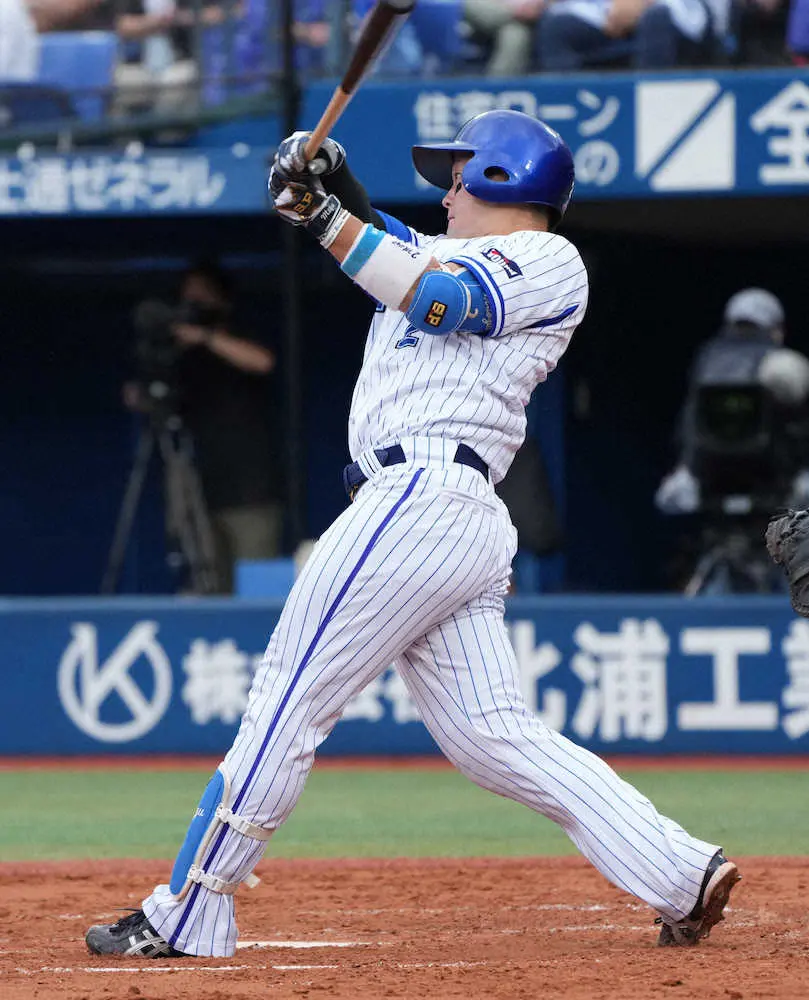 【画像・写真】DeNA連敗ストップへ　ルーキー牧が勝ち越し打　球団新人最多安打まであと「3」