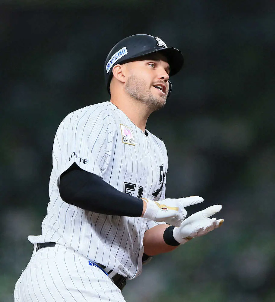 【画像・写真】ロッテ・レアード　チームトップタイ25号2ラン「スゴイッスネ～」