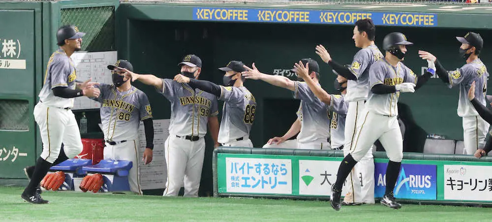 【画像・写真】宿敵に「引導」渡した伝統の一戦　阪神が接戦を1点差で制し、巨人自力Vの可能性を消す