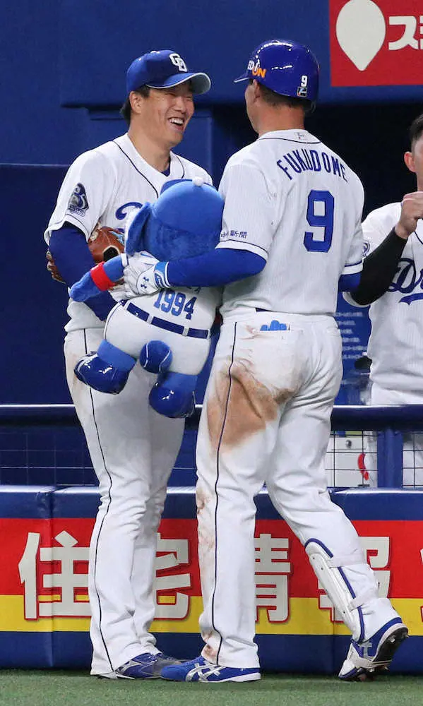 【画像・写真】中日・柳　8回1失点で2年ぶり10勝到達　同点にされた直後に福留が決勝2ラン