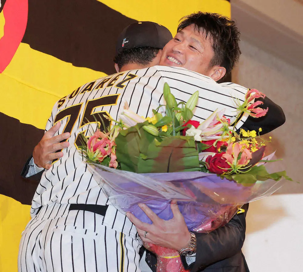 【画像・写真】阪神・中田「本当にやり切った。17年間、幸せだった」　笑顔と涙で振り返った「暴れ馬」