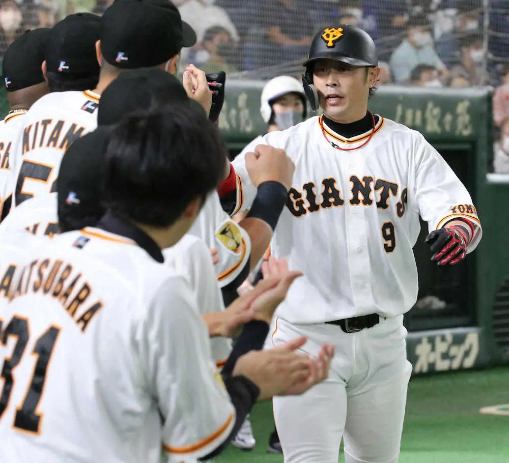 【画像・写真】巨人、10月は連勝スタート！　松原が出て坂本が還す…が3度も　亀井は一発　山口の先発回避救った！