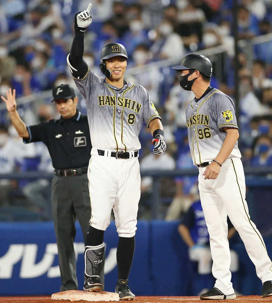 【画像・写真】ついに出た!やっと出た!!　阪神・佐藤輝が60打席ぶりのヒット　第1打席に右前適時打放つ