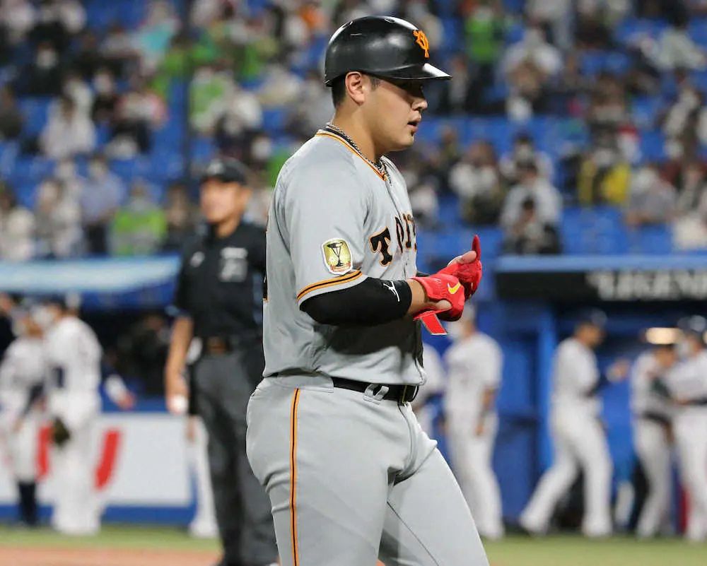 【画像・写真】巨人・岡本和　10試合連続で本塁打＆打点ともにゼロ　38本塁打で並ぶ村上に2打点差と迫られる
