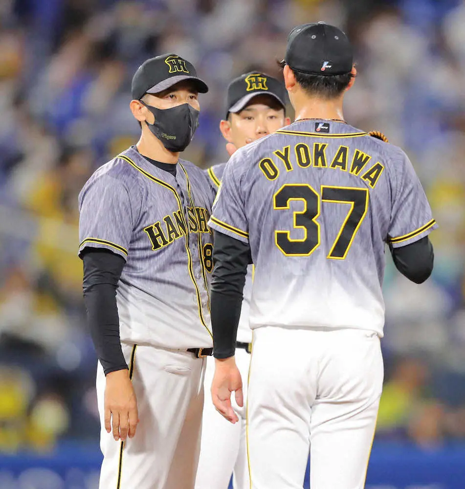 【画像・写真】阪神・矢野監督　マウンドで及川を鼓舞した直後に「悲劇」が…ソトに逆転2ラン被弾　岩崎温存も裏目に