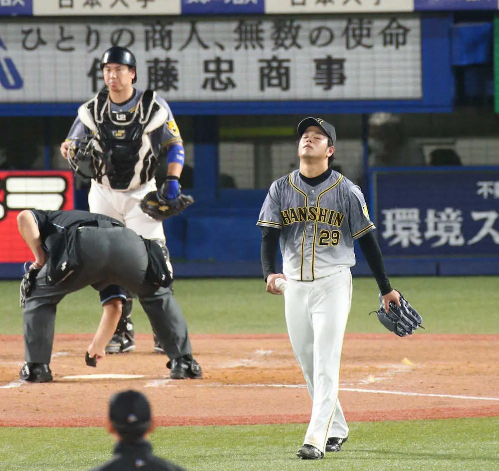 【画像・写真】阪神・高橋、大一番で無念の早期降板　5回7安打4失点で6回に代打送られる
