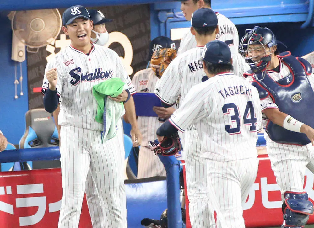 【画像・写真】満塁で見事な火消し！田口が爆笑お立ち台　リリーフ陣は「僕のおかげで、いい雰囲気を保っています！」