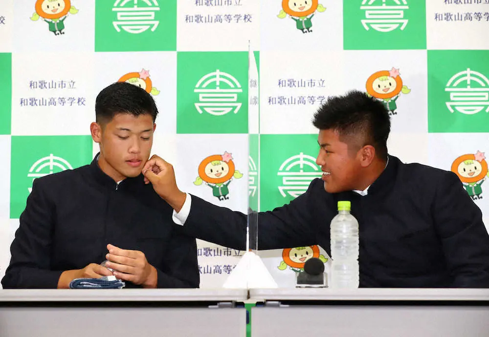 【画像・写真】市和歌山・小園＆松川　同じ高校からバッテリーでドラフト1位指名は史上初！