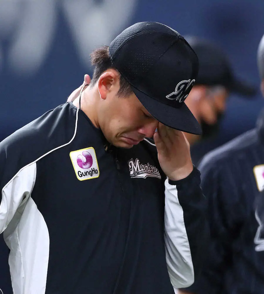 【画像・写真】ロッテ・小島が悔し涙　同点2ラン浴び、痛恨の引き分け　井口監督「全然責められない」