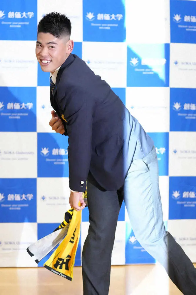 【画像・写真】阪神　ドラ2鈴木に指名あいさつ　遥人に弟子入り希望「お話がしたいです」