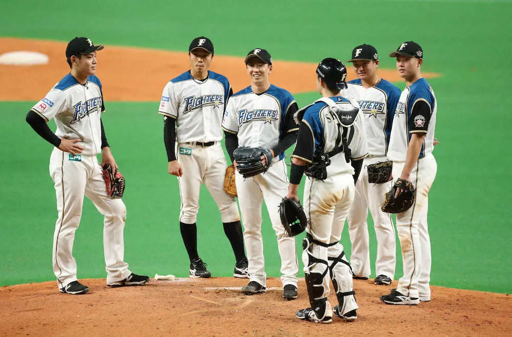 【画像・写真】斎藤佑樹　首位オリ戦でラス投！打者1人に四球 “満員”札幌Dでお別れ ベンチで涙「最後まで迷惑を」