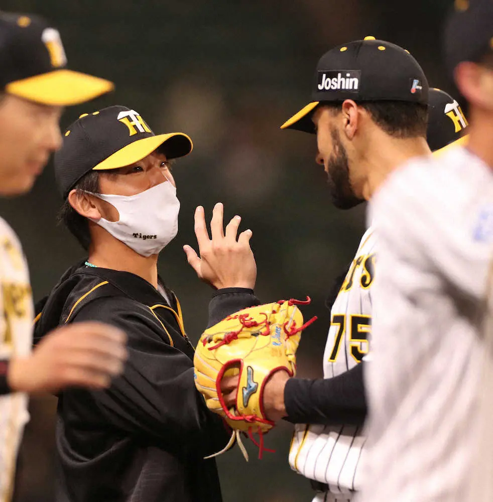 【画像・写真】阪神・伊藤将　あの江夏以来となる球団新人左腕9勝　打球直撃でも続投のガッツ「根性で投げました」
