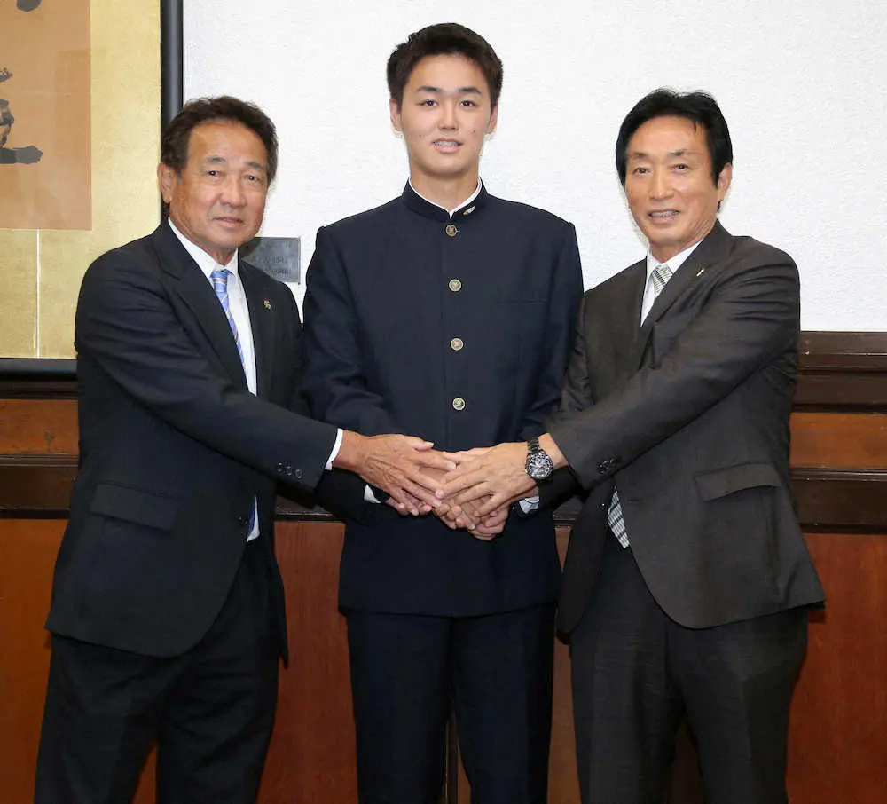 【画像・写真】ソフトバンク育成3位の福岡高・井崎　指名あいさつで「千賀投手に憧れています」　