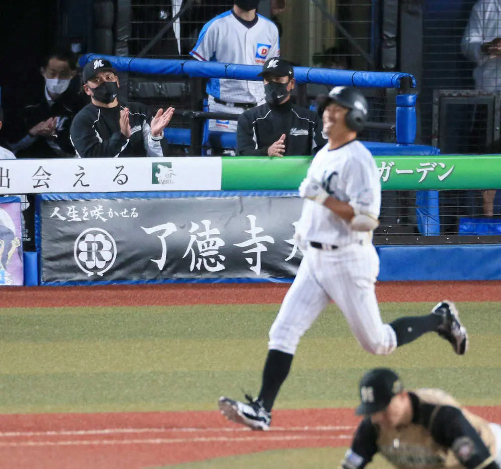 【画像・写真】ロッテ・荻野　執念サヨナラ打で“この1点”つかみ取った！「すごく渋い打球に…それも僕らしいのかな」