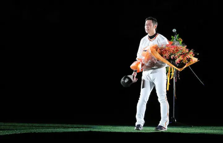 【画像・写真】巨人・亀井、涙の引退セレモニー「ファンの皆さんの温かい拍手」に感謝
