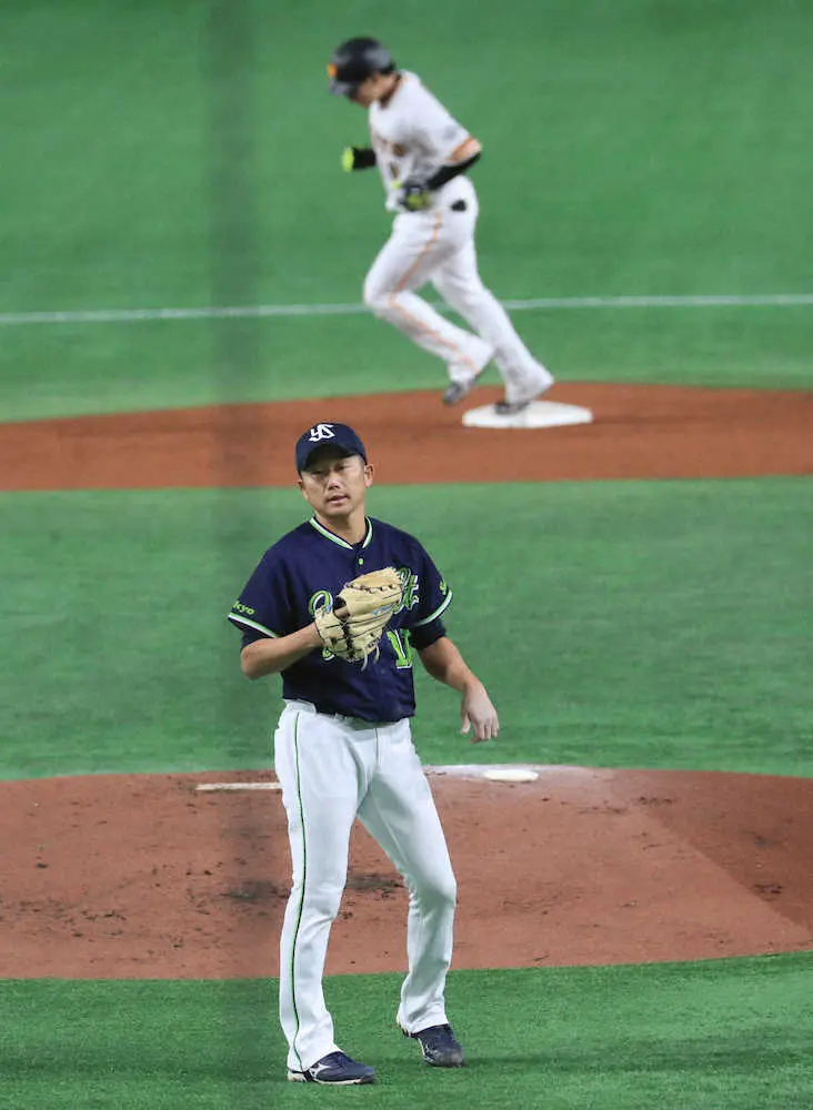 【画像・写真】ヤクルト投壊3連敗…石川、プロ最短1/3回4失点に高津監督「あれだけ悪いのは初めて」Vへ足踏み続く