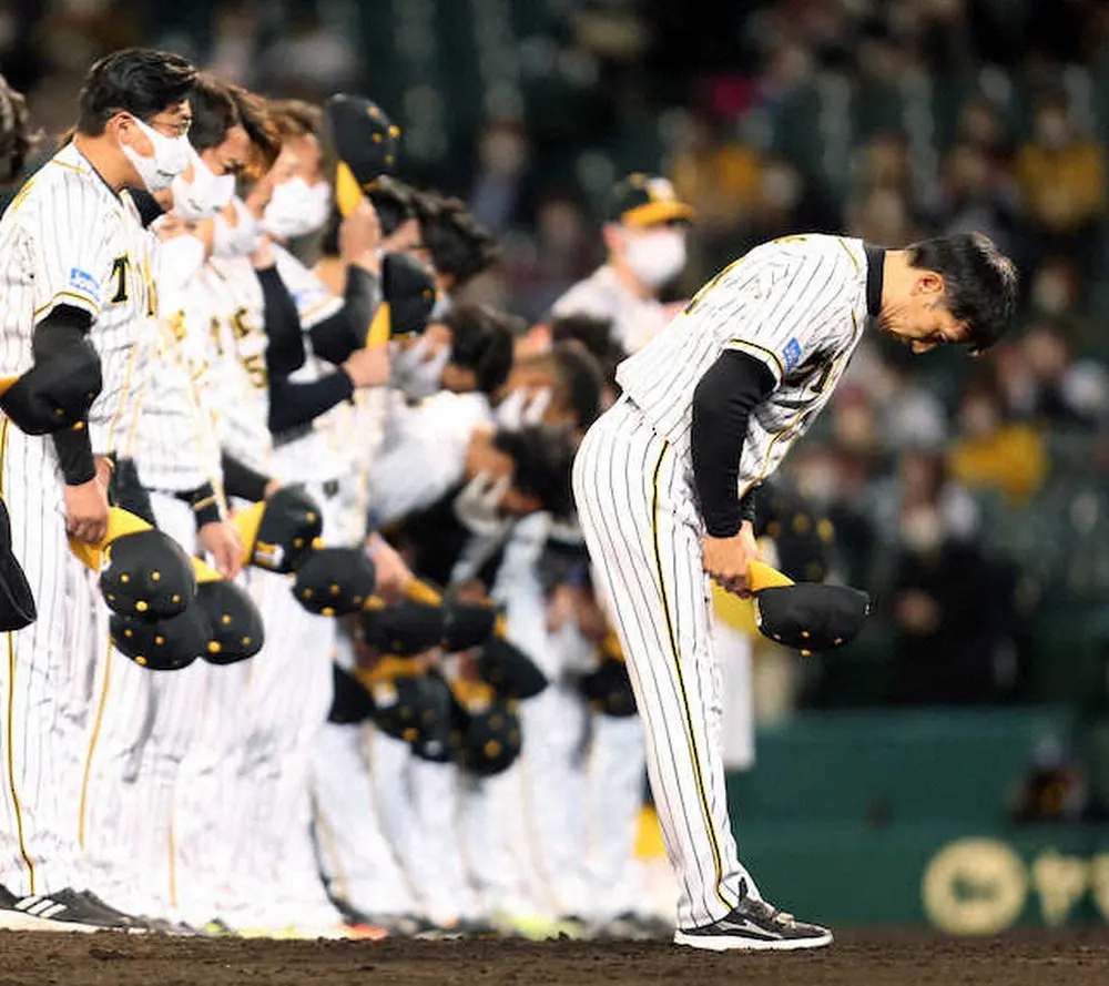 【画像・写真】2位の阪神、セ35年ぶりの逆転現象　Vチームのヤクルト上回る77勝でレギュラーシーズン終了