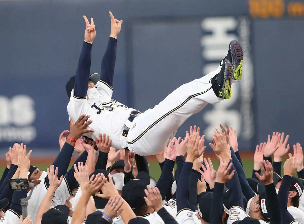 【画像・写真】骨折離脱中のオリックス・吉田正　CS出場へ意欲「そこに立てるように頑張る。日本一目指して」