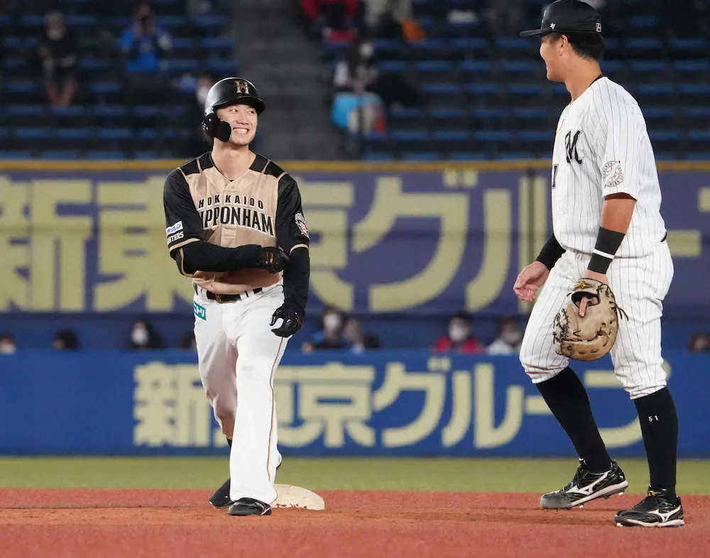 【画像・写真】日本ハム　2安打零封リレーで最下位脱出!盗塁王狙う西川は二塁打に苦笑い