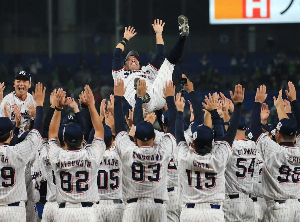 【画像・写真】ヤクルト・雄平　高津監督同じく胴上げ5回宙に舞った!引退試合に感謝「幸せな19年間をありがとう」