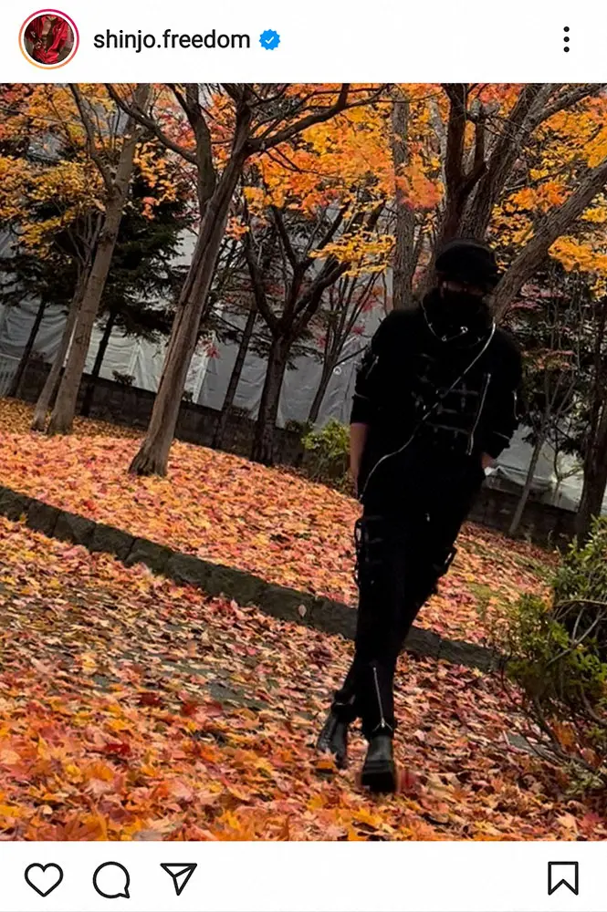 【画像・写真】日本ハム・新庄新監督「住む家を見に行って来ました」　絵になるショットに「オーラダダ漏れ」の声