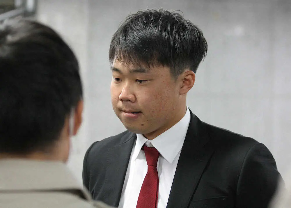 【画像・写真】広島の12年ドラ1・高橋大が戦力外　今後は「トライアウトを受けたい」目に涙を浮かべ現役続行を希望