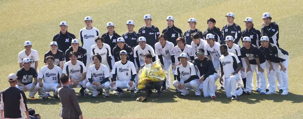 【画像・写真】ロッテ・鳥谷　晴れやか引退会見、阪神での16年間は「野球選手の鳥谷敬というのを演じていた」