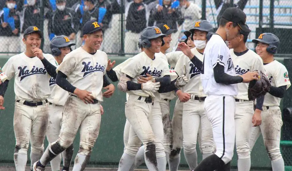 【画像・写真】海星　ミラクル発進!9回に2点差をひっくり返すサヨナラ勝ち　村上「涙」のV打