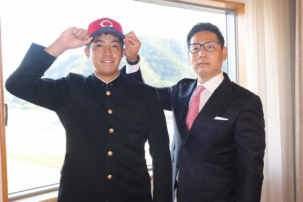 【画像・写真】まさに球界一の「大型捕手」　広島ドラ7・高木が切り開く長身捕手の道　「身長が高くても動ける捕手に」