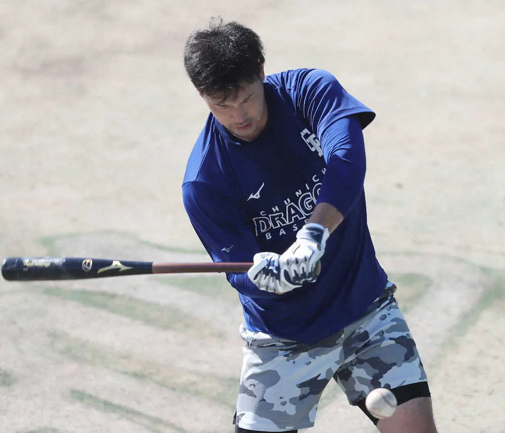 【画像・写真】中日・堂上　福留から飛距離アップの教え「手を柔らかく使うこと」来季に向け長打力を磨く