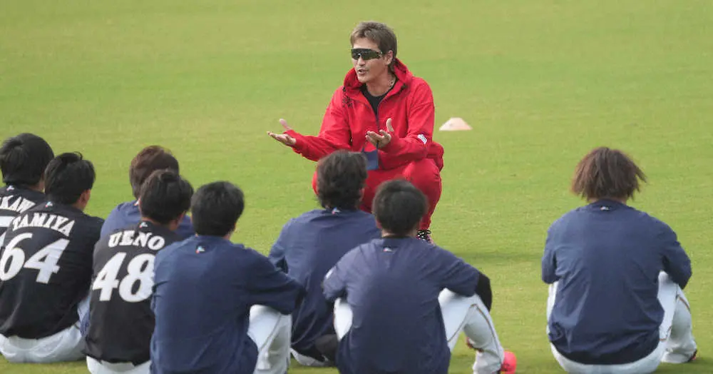 【画像・写真】日本ハム・新庄監督、太っ腹！初監督賞7人に電動マッサージ器具プレゼント