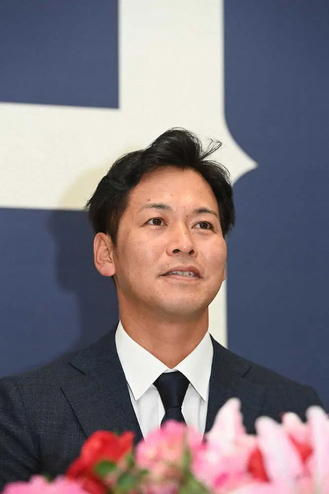 【画像・写真】前ロッテの小窪　古巣・広島で1軍内野守備走塁コーチとして再出発「常勝軍団になるよう全力を尽くす」