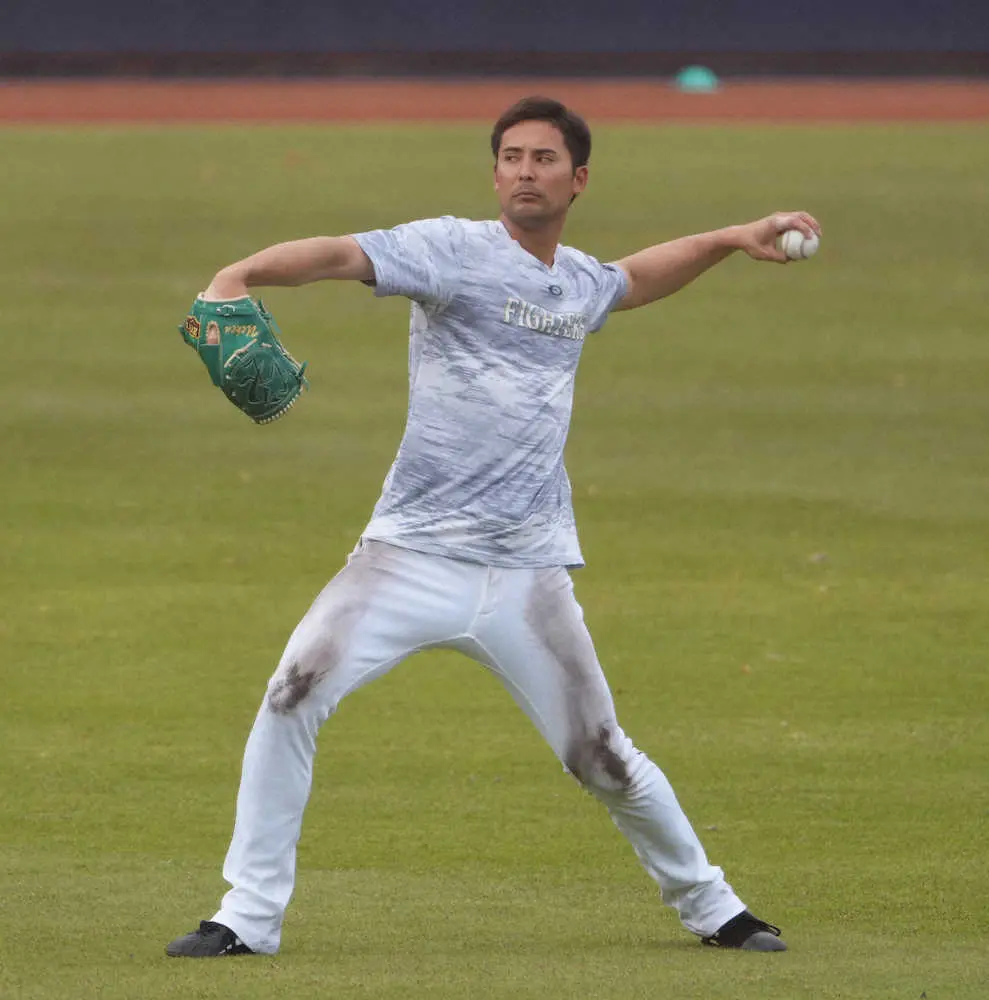 【画像・写真】日本ハム・上原　大卒6年目異例の秋季練習参加　二刀流挑戦を本格化、投げ方「練習が必要」