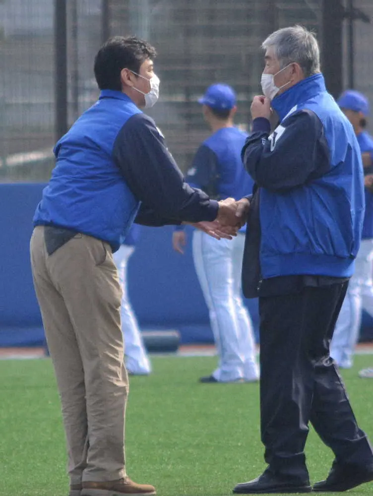 【画像・写真】DeNA小谷コーチングアドバイザーが秋季練習視察